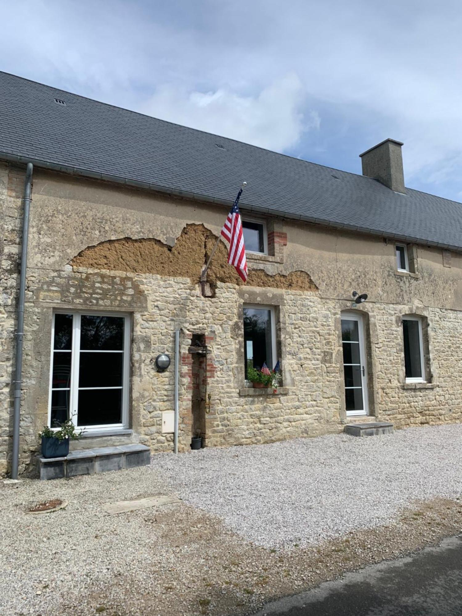 Comfortable House For 6 Guests In Saint-Come-Du-Mont Villa Luaran gambar